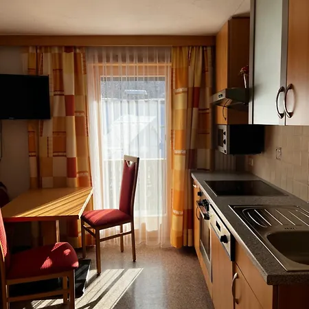 Dorr Apartment *